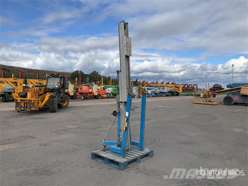 Genie SLA-25 Material Hoist Winches, hoists and material lifts
