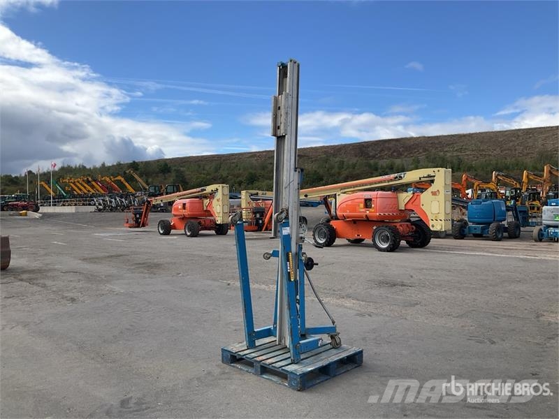 Genie SLA-25 Material Hoist Winches, hoists and material lifts