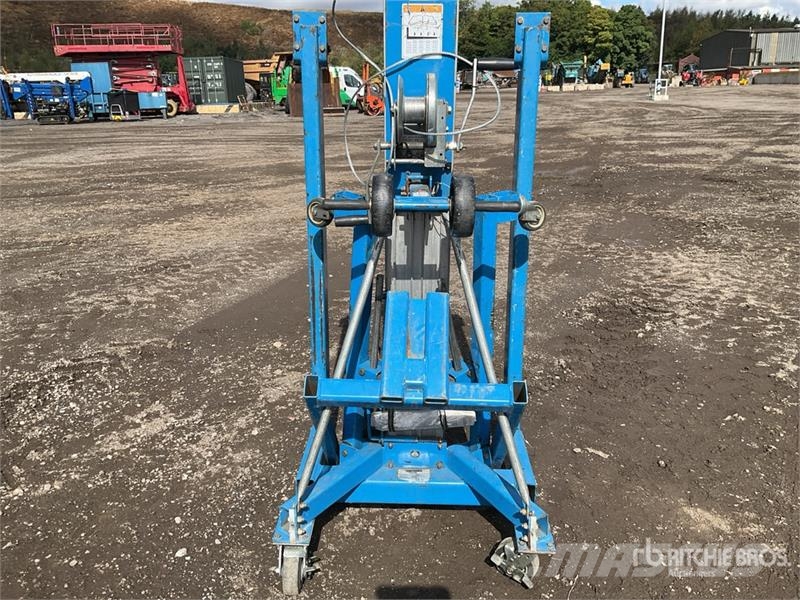 Genie SLA-25 Material Hoist المصاعد والرافعات المادية