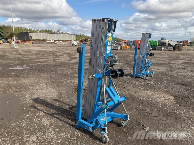 Genie SLA-25 Material Hoist المصاعد والرافعات المادية