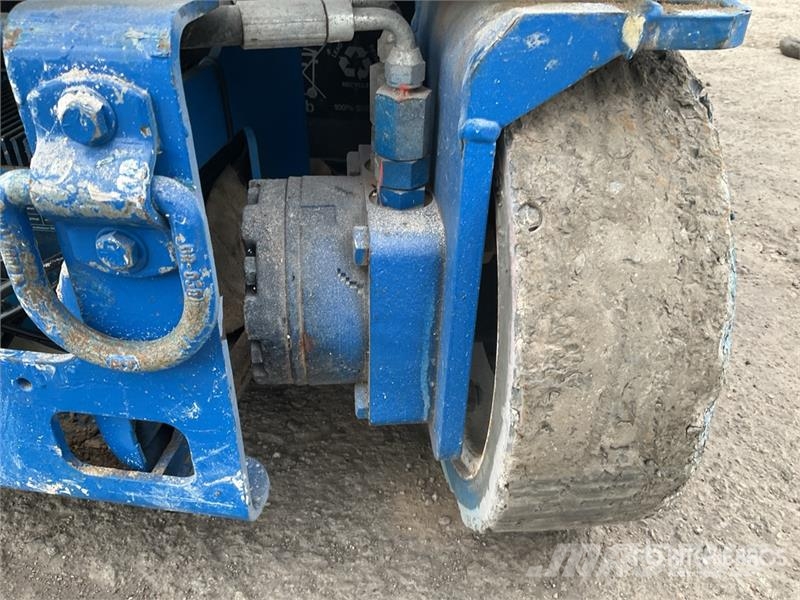 Genie Vertical Mast Lift رافعات السارية الرأسية