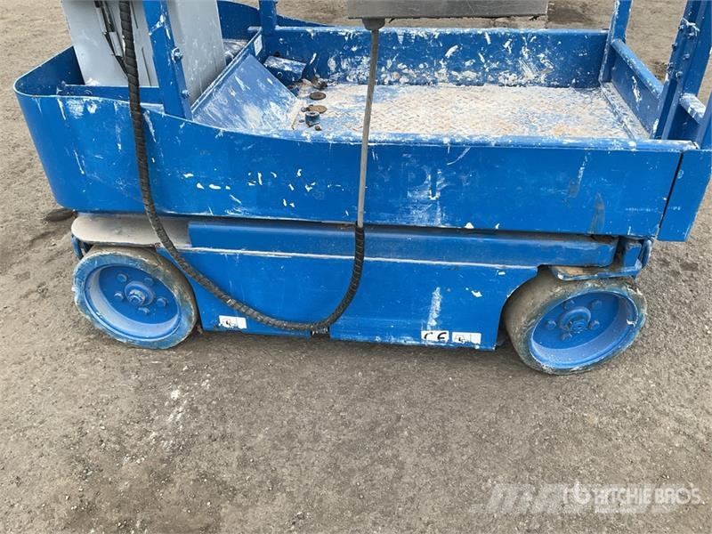 Genie Vertical Mast Lift رافعات السارية الرأسية