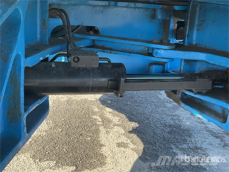 Genie Z-135 4WD Diesel Articulating Boom Lift Zglobne podizne platforme