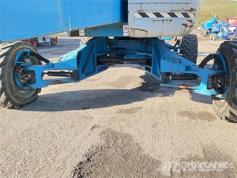 Genie Z-135 4WD Diesel Articulating Boom Lift Zglobne podizne platforme