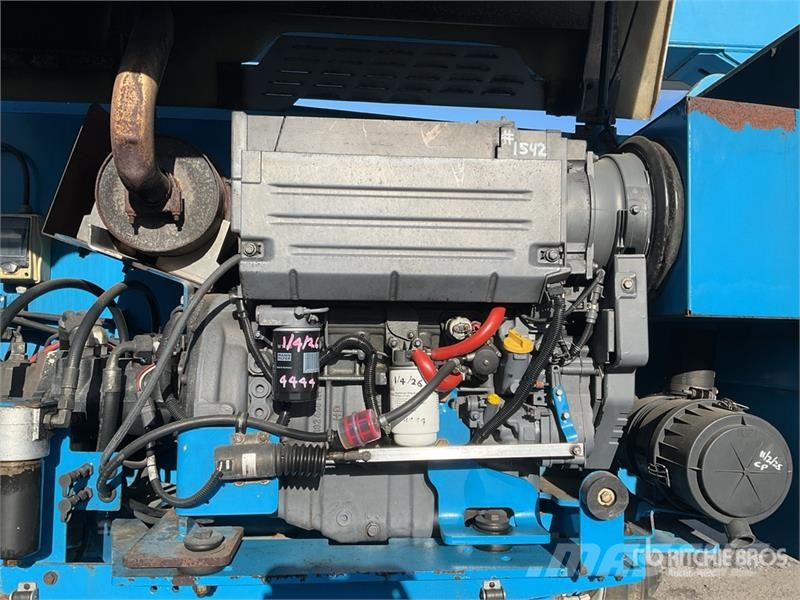 Genie Z-135 4WD Diesel Articulating Boom Lift Zglobne podizne platforme