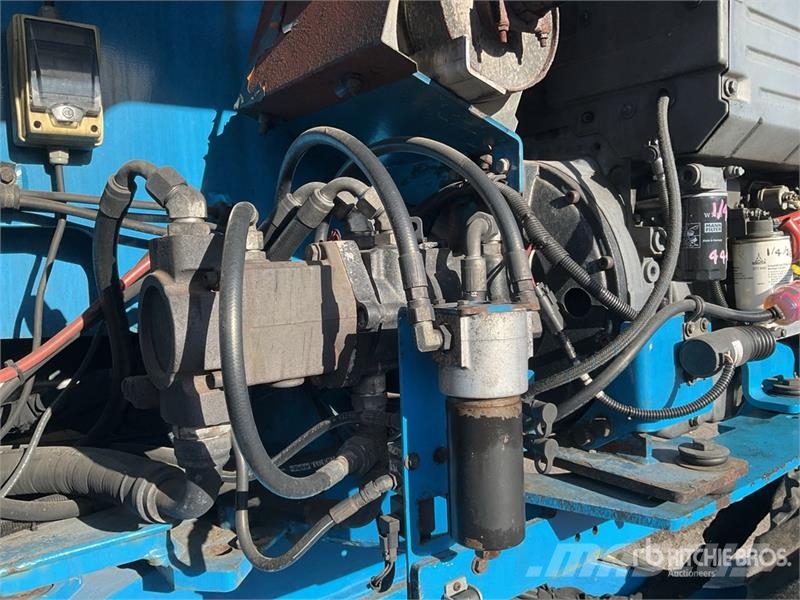 Genie Z-135 4WD Diesel Articulating Boom Lift Zglobne podizne platforme