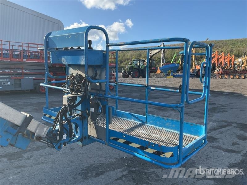 Genie Z-135 4WD Diesel Articulating Boom Lift Zglobne podizne platforme