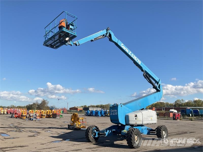 Genie Z-135 4WD Diesel Articulating Boom Lift Zglobne podizne platforme
