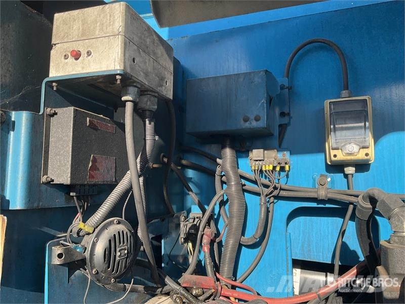 Genie Z-135 4WD Diesel Articulating Boom Lift Zglobne podizne platforme