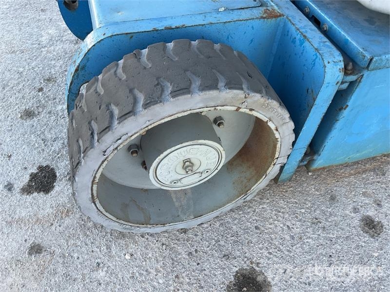 Genie Z-30/20N Articulated boom lifts