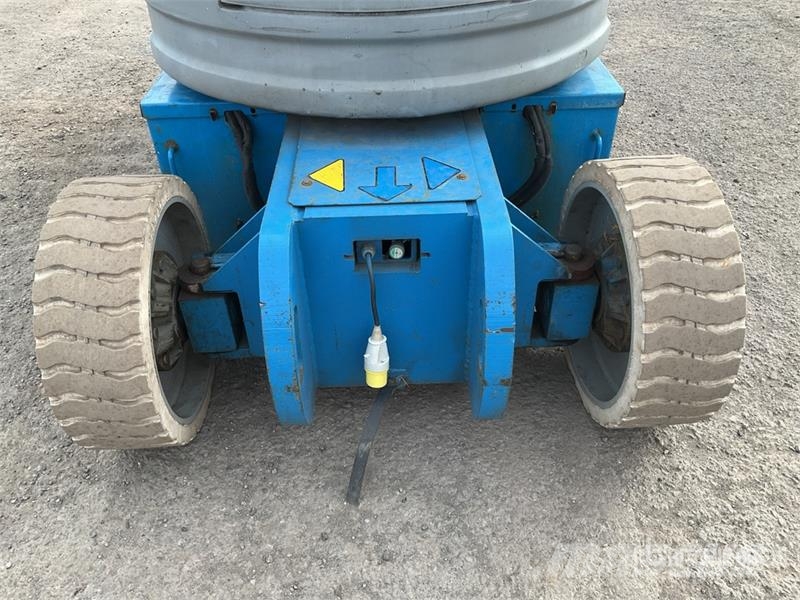 Genie Z-30/20N رافعات سلة مفصلية