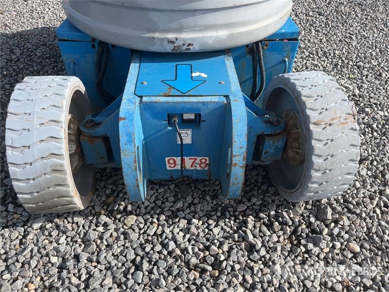 Genie Z-30/20N Zglobne dvižne ploščadi