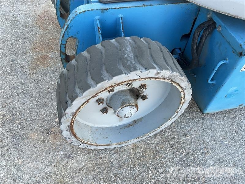 Genie Z-30/20N Articulated boom lifts