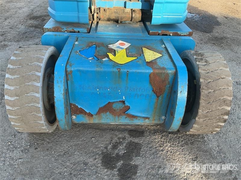 Genie Z-30/20N RJ Vertikalūs stiebiniai keltuvai