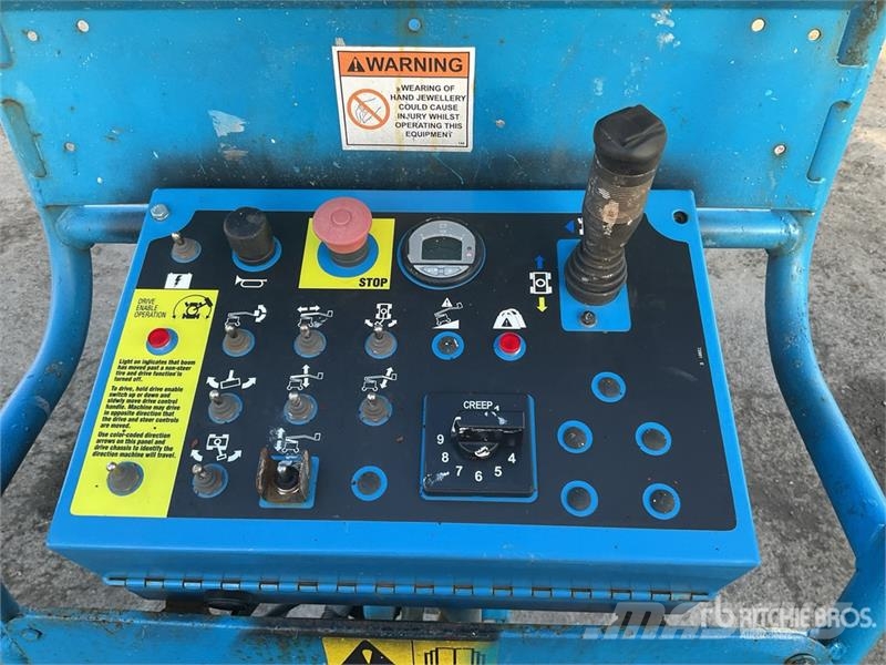 Genie Z-30/20N RJ Vertikalūs stiebiniai keltuvai