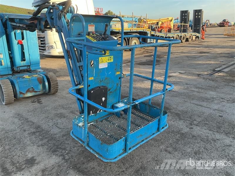 Genie Z-30/20N RJ Vertikalūs stiebiniai keltuvai