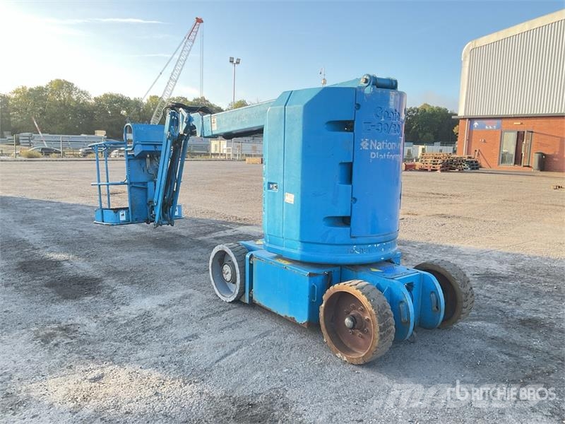 Genie Z-30/20N RJ Vertikalūs stiebiniai keltuvai