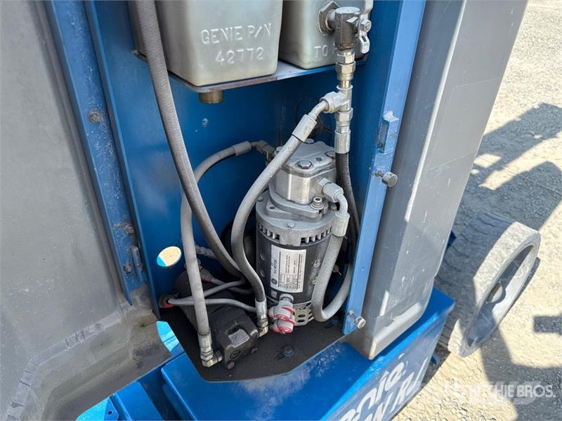 Genie Z-30/20N RJ Electric Articulating Boom Lift ブームリフト 屈伸型
