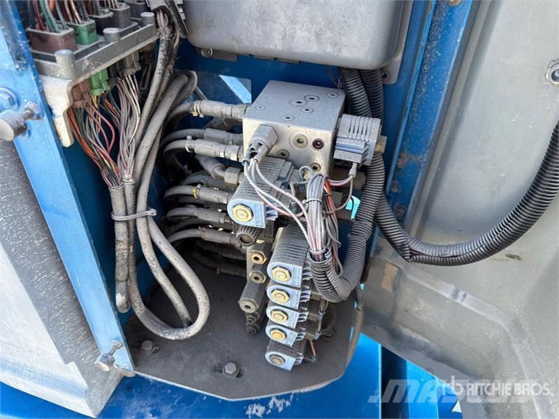 Genie Z-30/20N RJ Electric Articulating Boom Lift ブームリフト 屈伸型