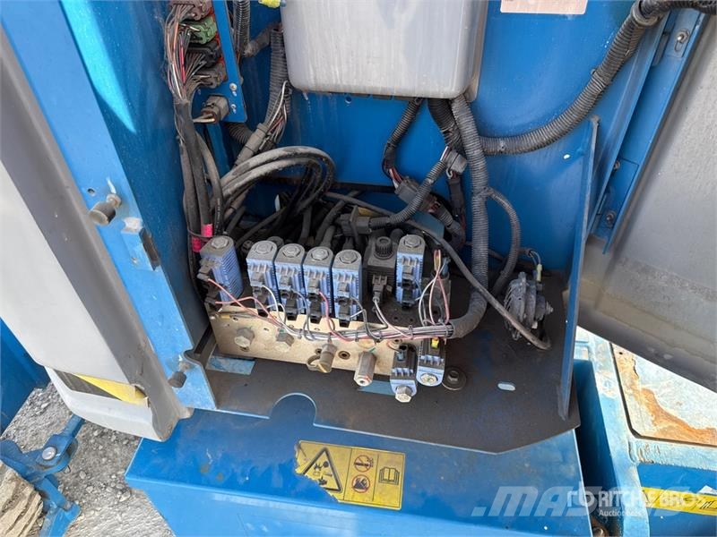 Genie Z-34/22N Electric Articulating Boom Lift 관절형 전동이동 리프트