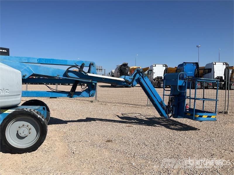 Genie Z-45/25 RT 4WD Diesel Articulating Boom Lift Articulated boom lifts