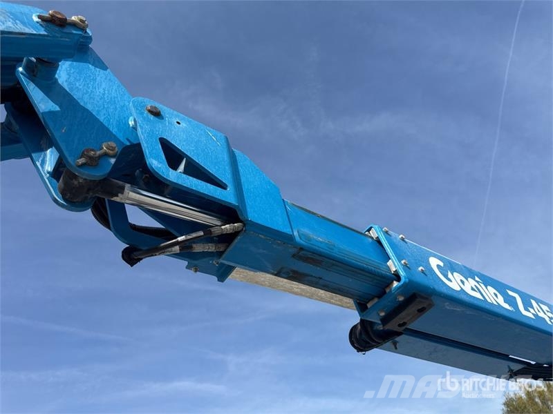 Genie Z-45/25J Alkūniniai keltuvai