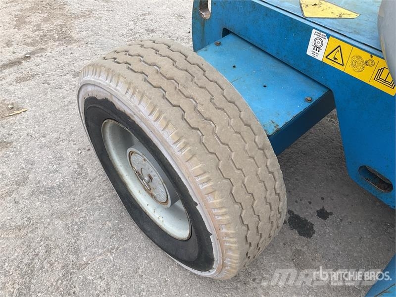 Genie Z-45/25J 2WD Hybrid Articulating Boom Lift Leddede bomlifter