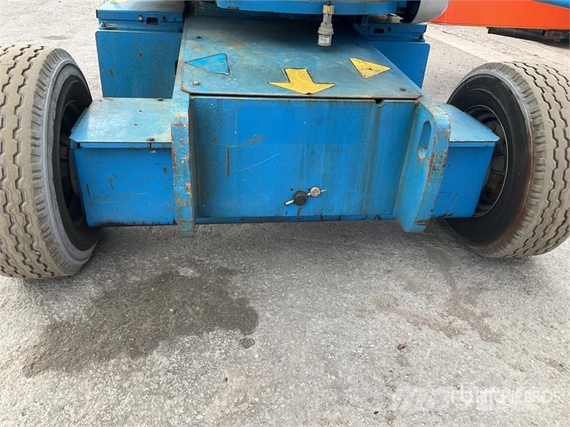 Genie Z-45/25J 2WD Hybrid Articulating Boom Lift Leddede bomlifter