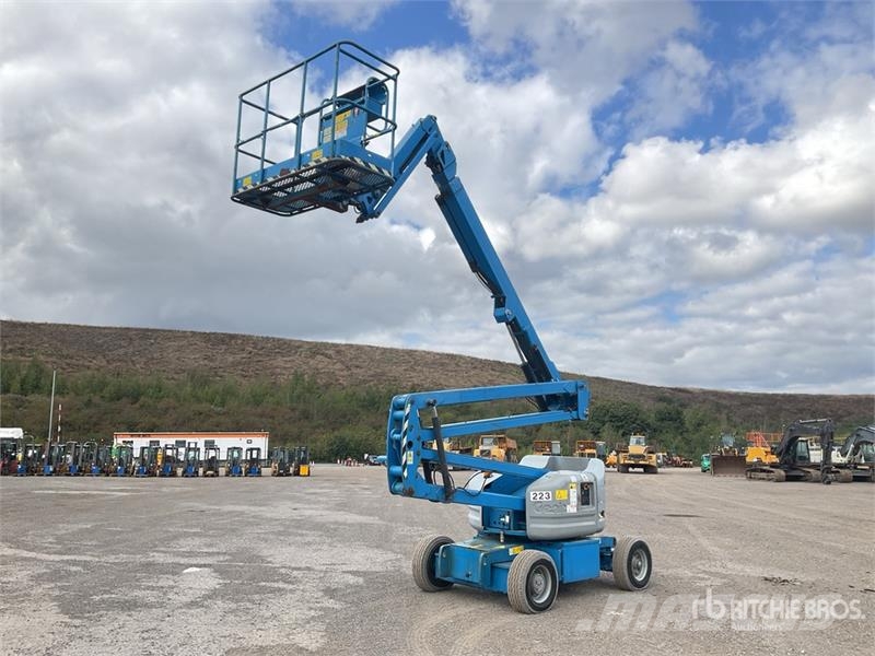 Genie Z-45/25J 2WD Hybrid Articulating Boom Lift Leddede bomlifter
