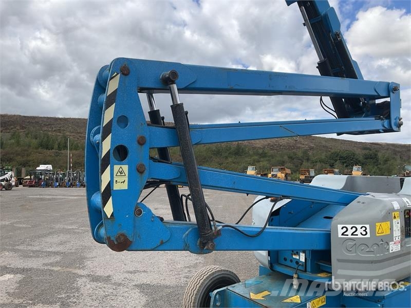 Genie Z-45/25J 2WD Hybrid Articulating Boom Lift Leddede bomlifter