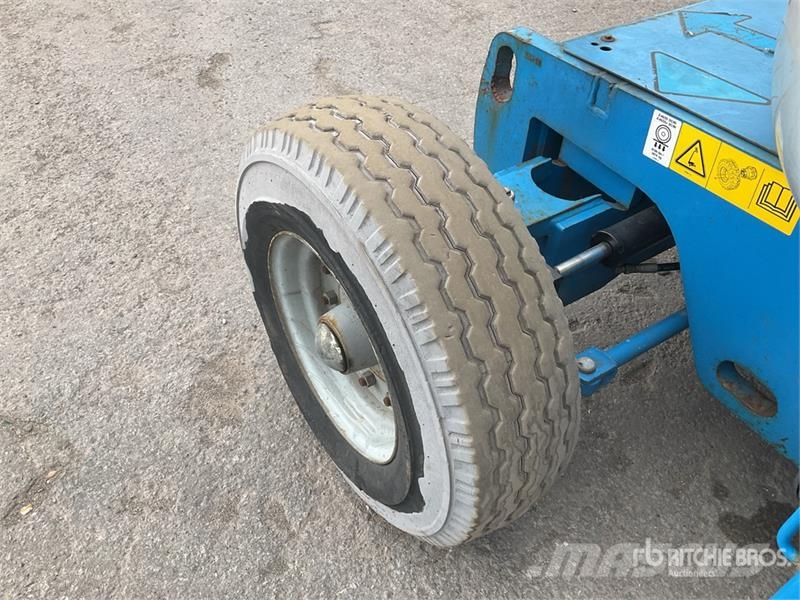 Genie Z-45/25J 2WD Hybrid Articulating Boom Lift Leddede bomlifter