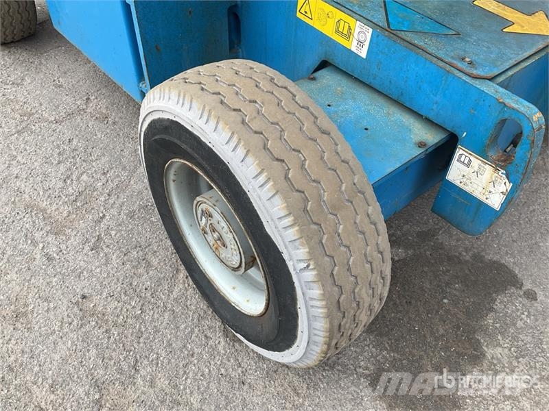 Genie Z-45/25J 2WD Hybrid Articulating Boom Lift Leddede bomlifter