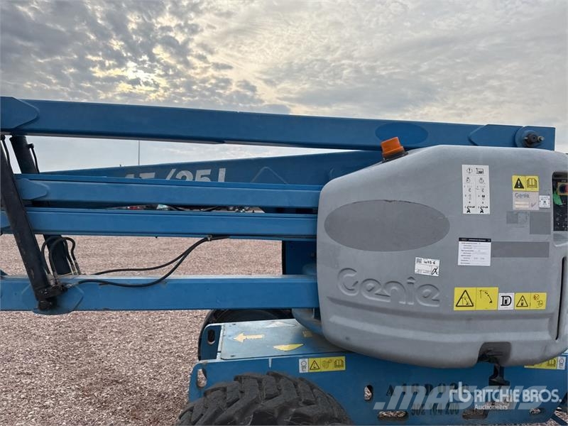 Genie Z-45/25J 4WD Diesel Nacelle Articulee Articulating Nacelles articulées