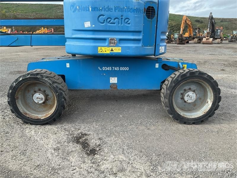 Genie Z-60 رافعات سلة مفصلية