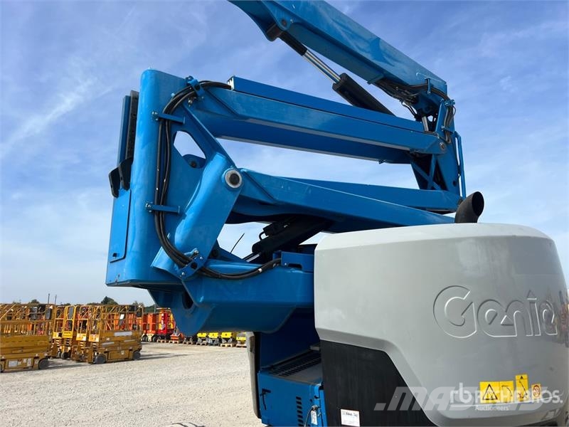 Genie Z-62/40 Articulating Boom Lift ブームリフト 屈伸型