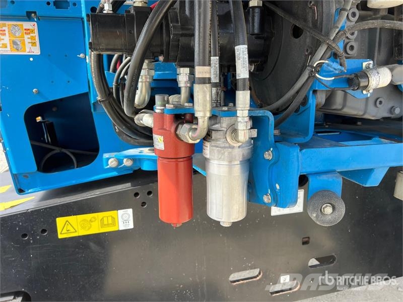 Genie Z-62/40 Articulating Boom Lift ブームリフト 屈伸型