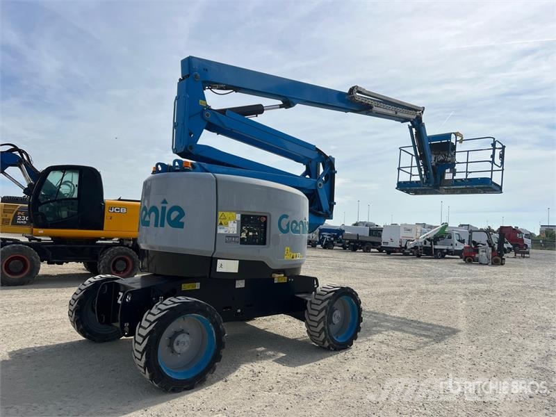 Genie Z-62/40 Articulating Boom Lift ブームリフト 屈伸型