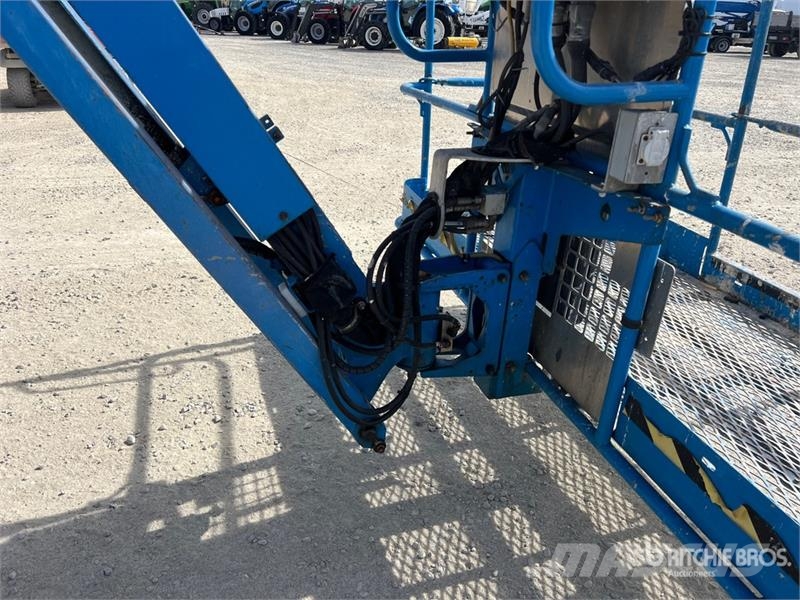 Genie Z-62/40 Articulating Boom Lift ブームリフト 屈伸型