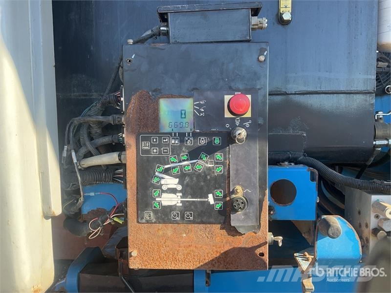 Genie Z-80/60 4WD Diesel Articulating Boom Lift Articulated boom lifts
