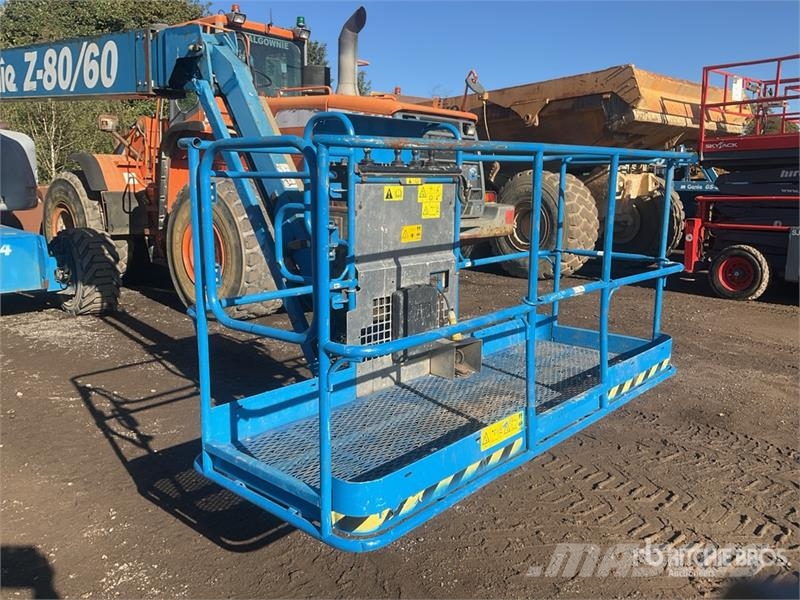 Genie Z-80/60 4WD Diesel Articulating Boom Lift Articulated boom lifts
