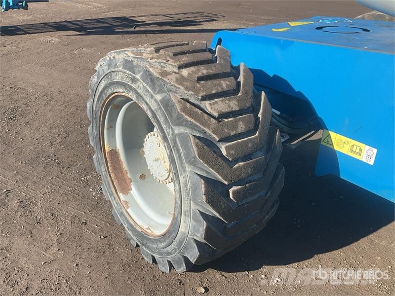 Genie Z-80/60 4WD Diesel Articulating Boom Lift Articulated boom lifts
