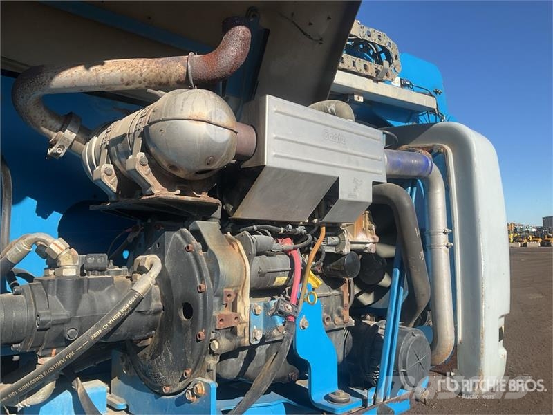 Genie Z-80/60 4WD Diesel Articulating Boom Lift Articulated boom lifts