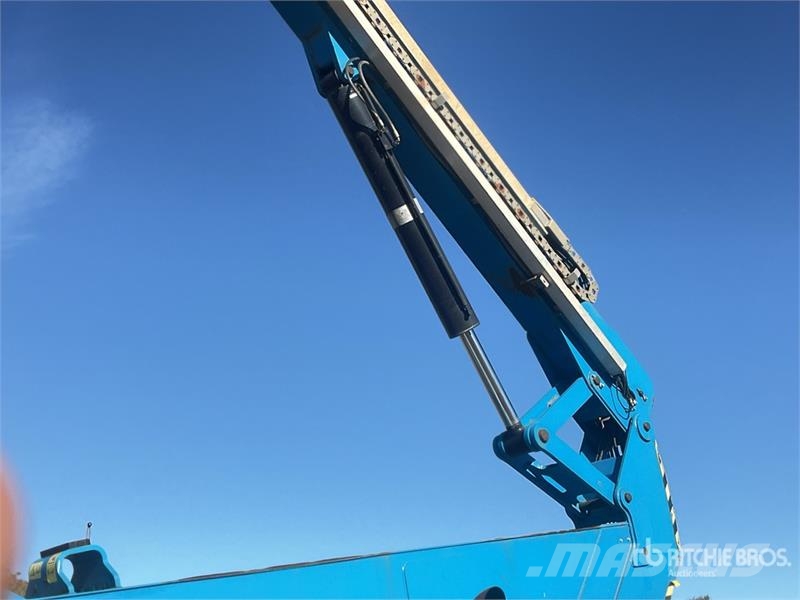 Genie Z-80/60 4WD Diesel Articulating Boom Lift Articulated boom lifts