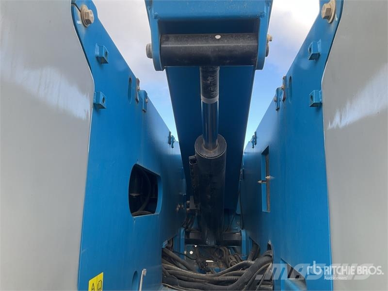 Genie Z-80/60 4WD Diesel Articulating Boom Lift Iseliikuvad poomtõstukid