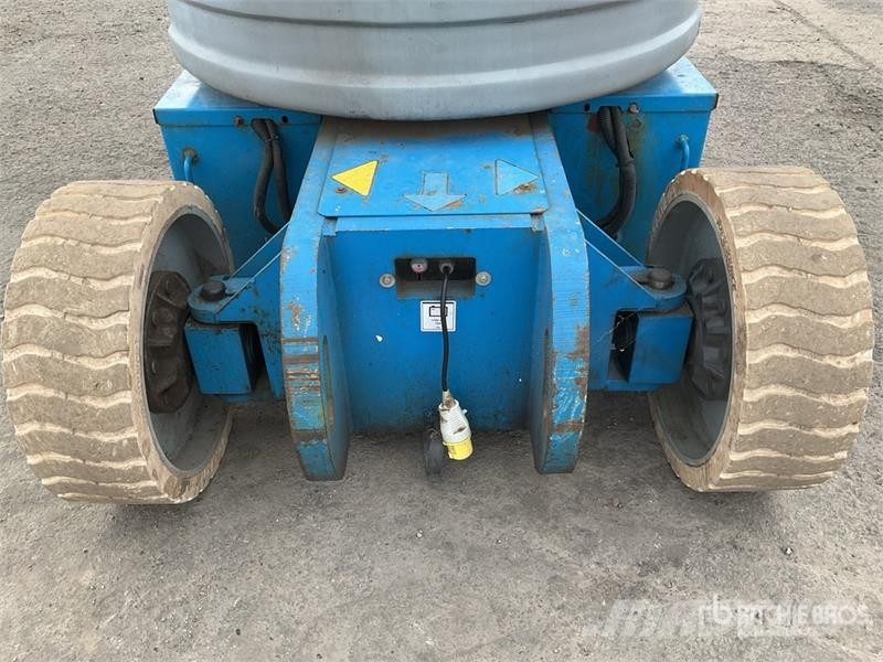 Genie Z30/20N 2WD Electric Articulating Boom Lift رافعات سلة مفصلية