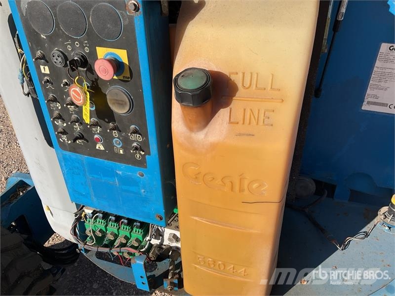 Genie Z34/22 4WD Diesel Articulating Boom Lift Articulated boom lifts
