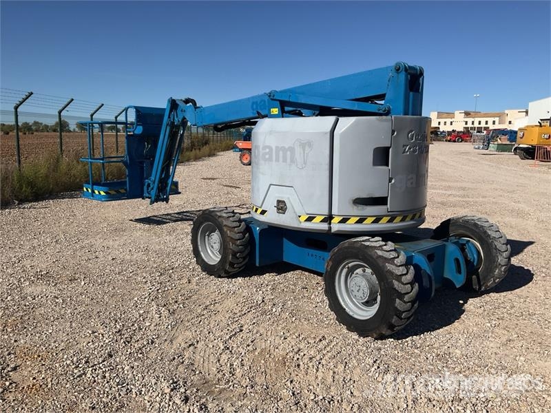 Genie Z34/22 4WD Diesel Articulating Boom Lift Articulated boom lifts
