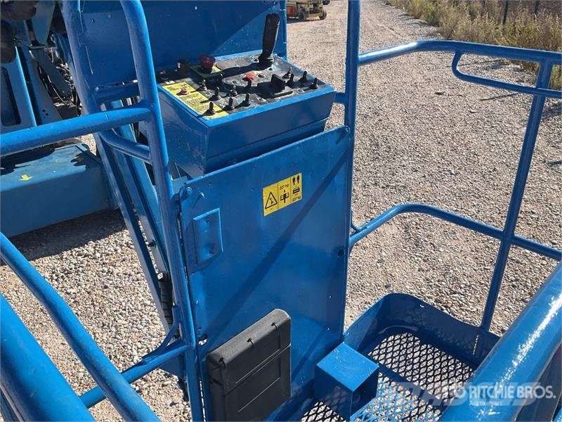Genie Z34/22 4WD Diesel Articulating Boom Lift Articulated boom lifts