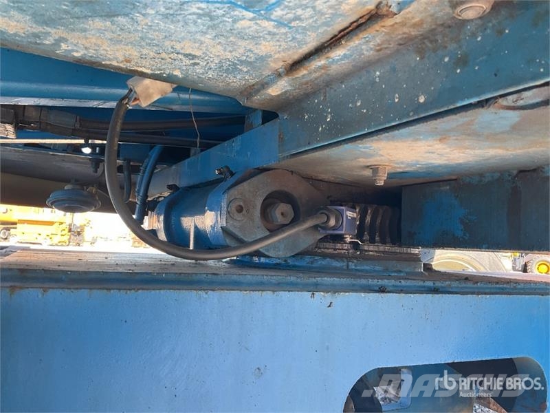 Genie Z34/22 4WD Diesel Articulating Boom Lift Articulated boom lifts