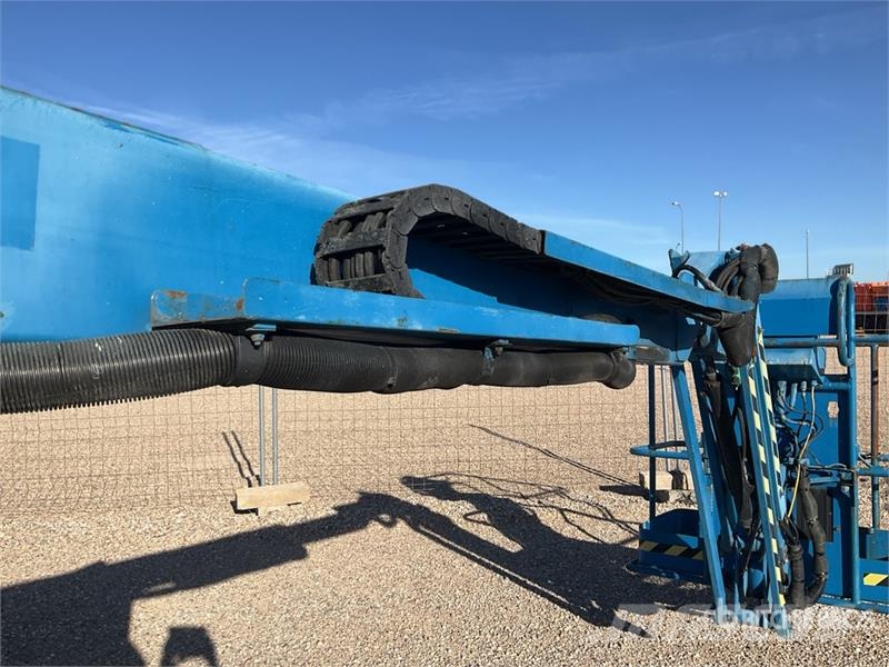 Genie Z34/22 4WD Diesel Articulating Boom Lift Articulated boom lifts